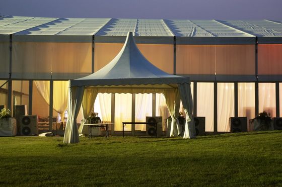 Китай Алюминиевый шатер шатра пагоды профиля для большой на открытом воздухе арены события поставщик